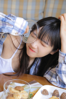 女生主动让男生跟自己斗地主